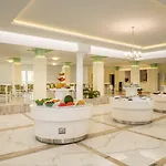 Хотел Perla Royal