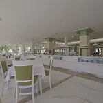 Хотел Perla Royal