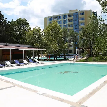 מלון Perla Royal פרימורסקו