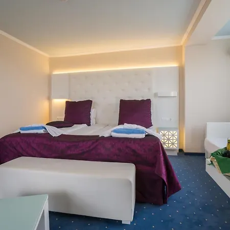 Perla Royal מלון פרימורסקו