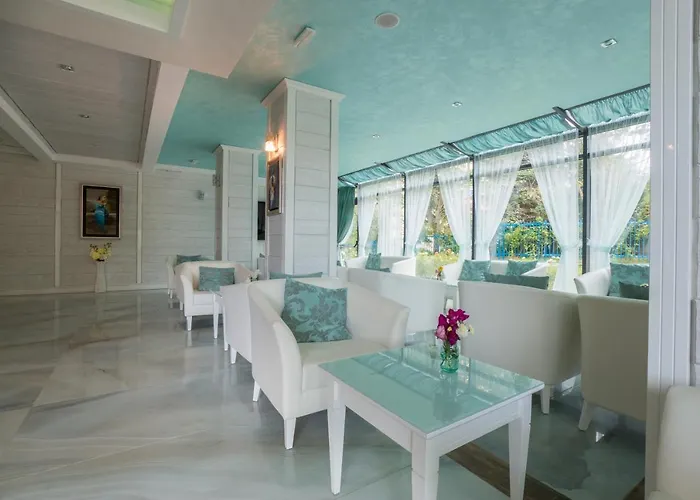 Отель Perla Royal 5*